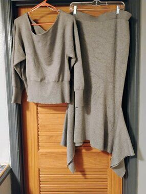 Akira 2-piece XL Skirt Set